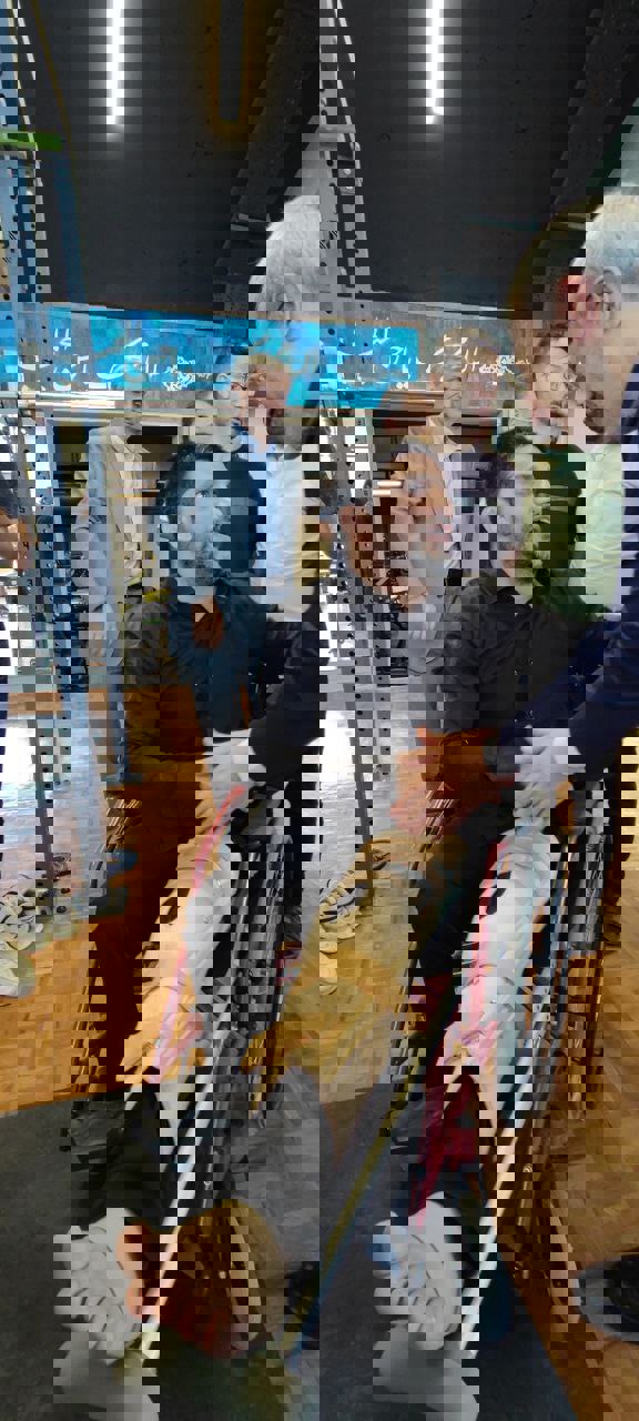 1904390