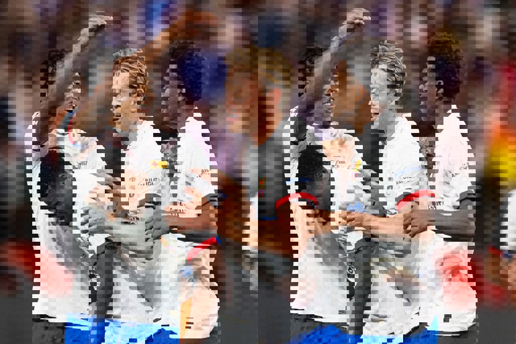 1904349