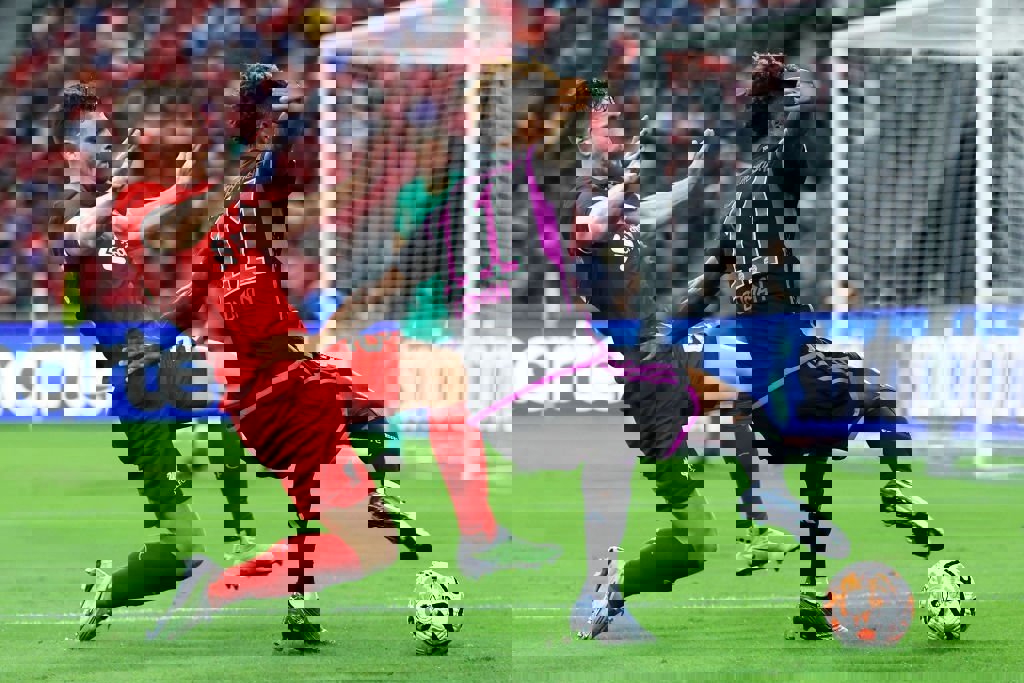 1904467