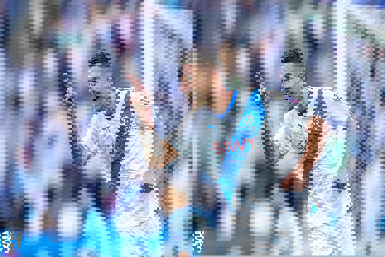1904540