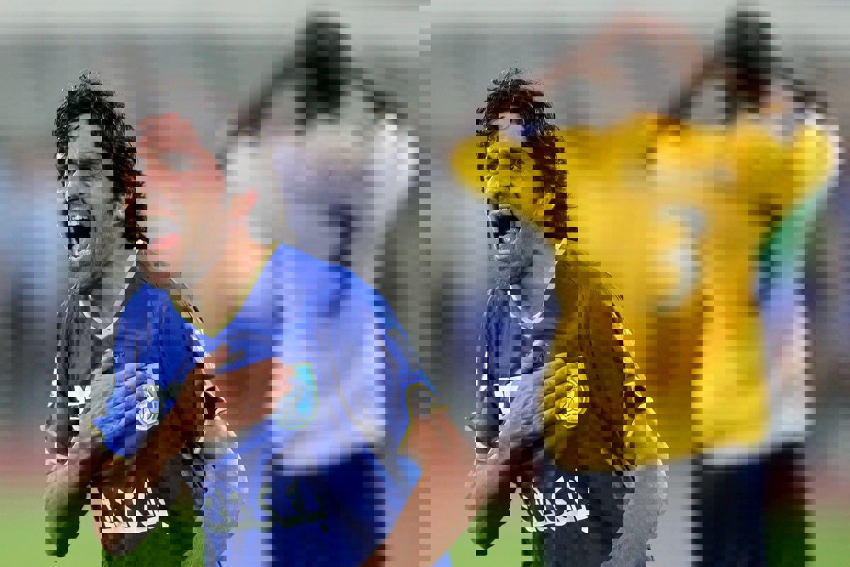 1904601