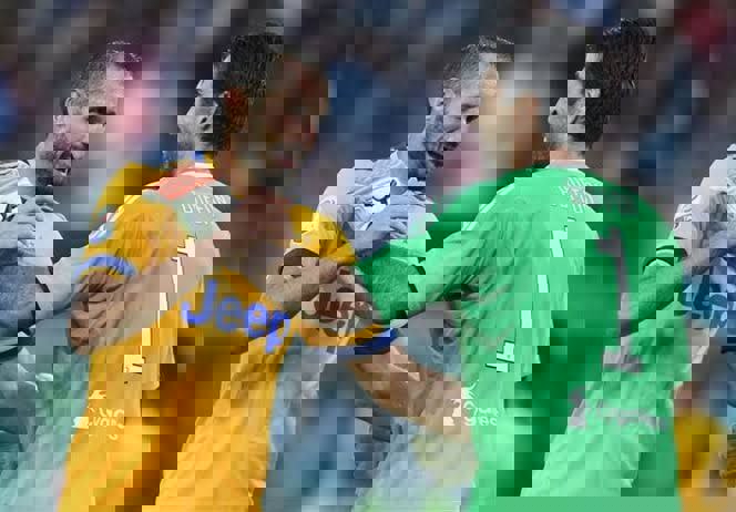 1904599