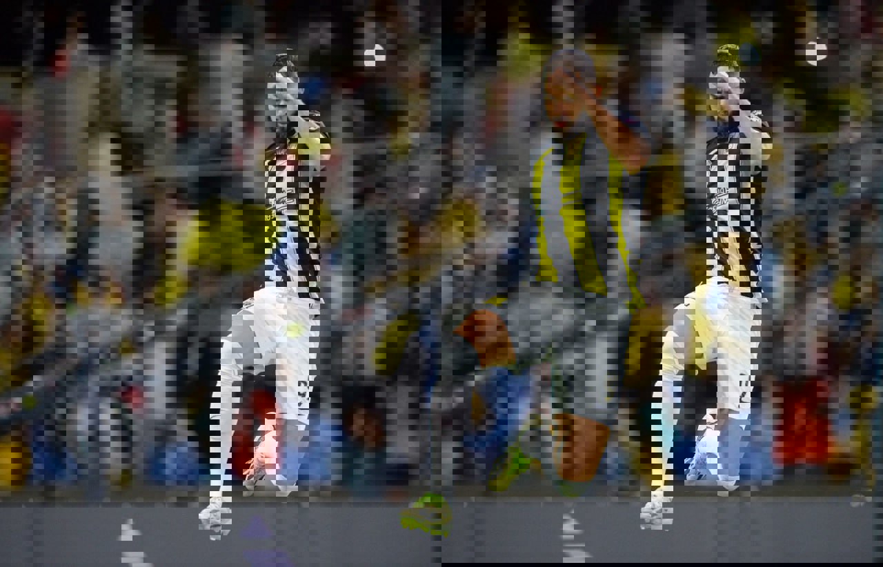 1904565