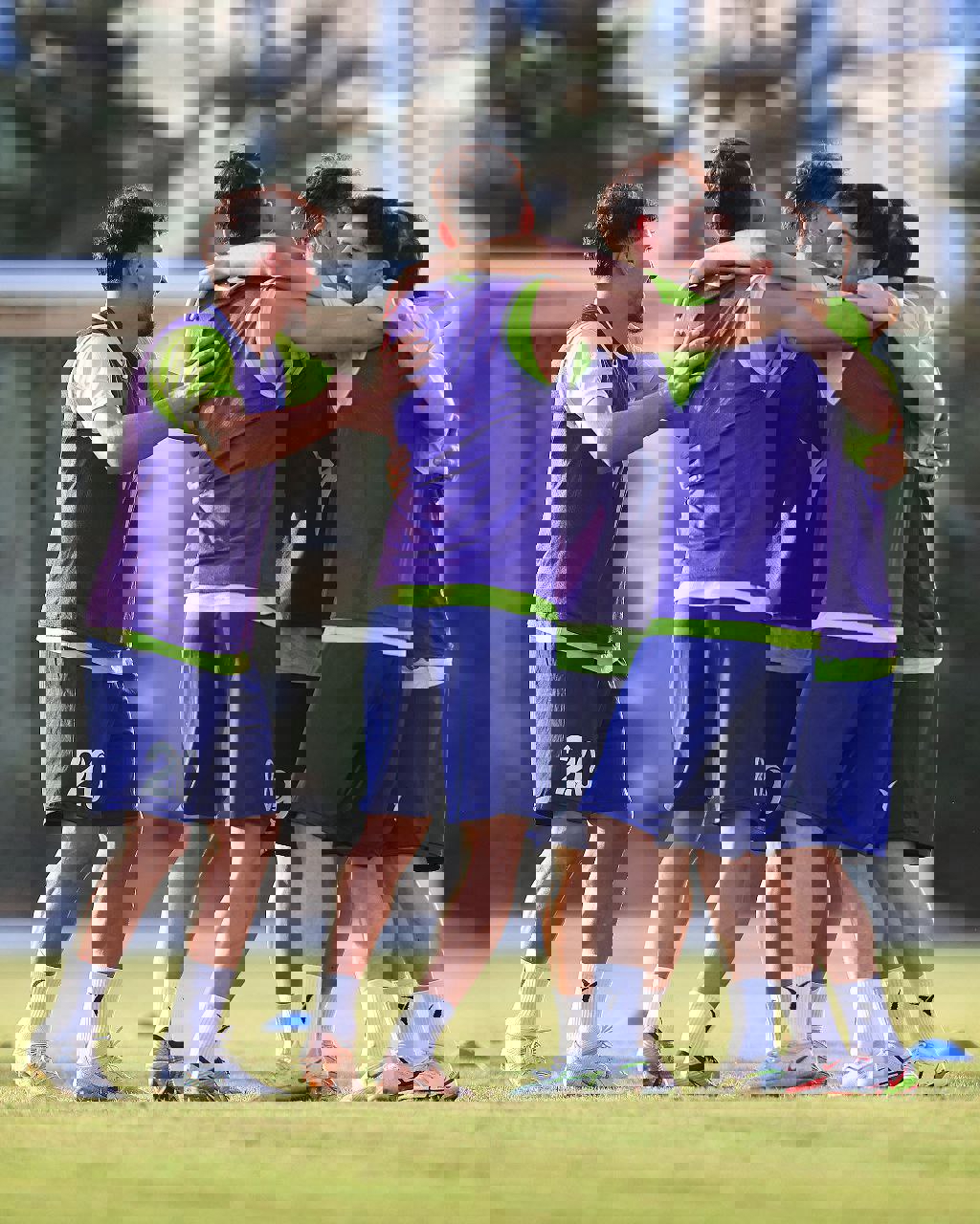 1904648