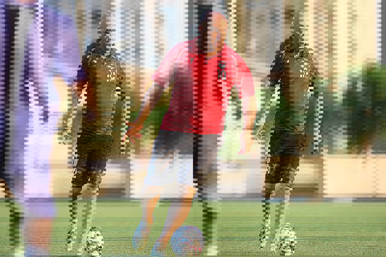 1904679