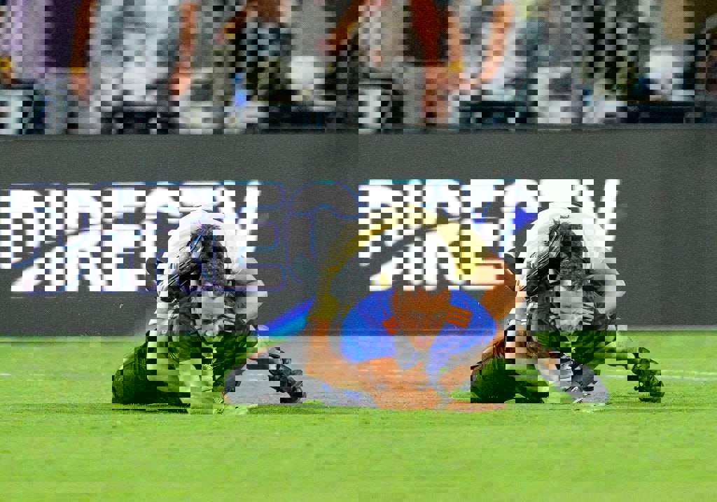 1904714