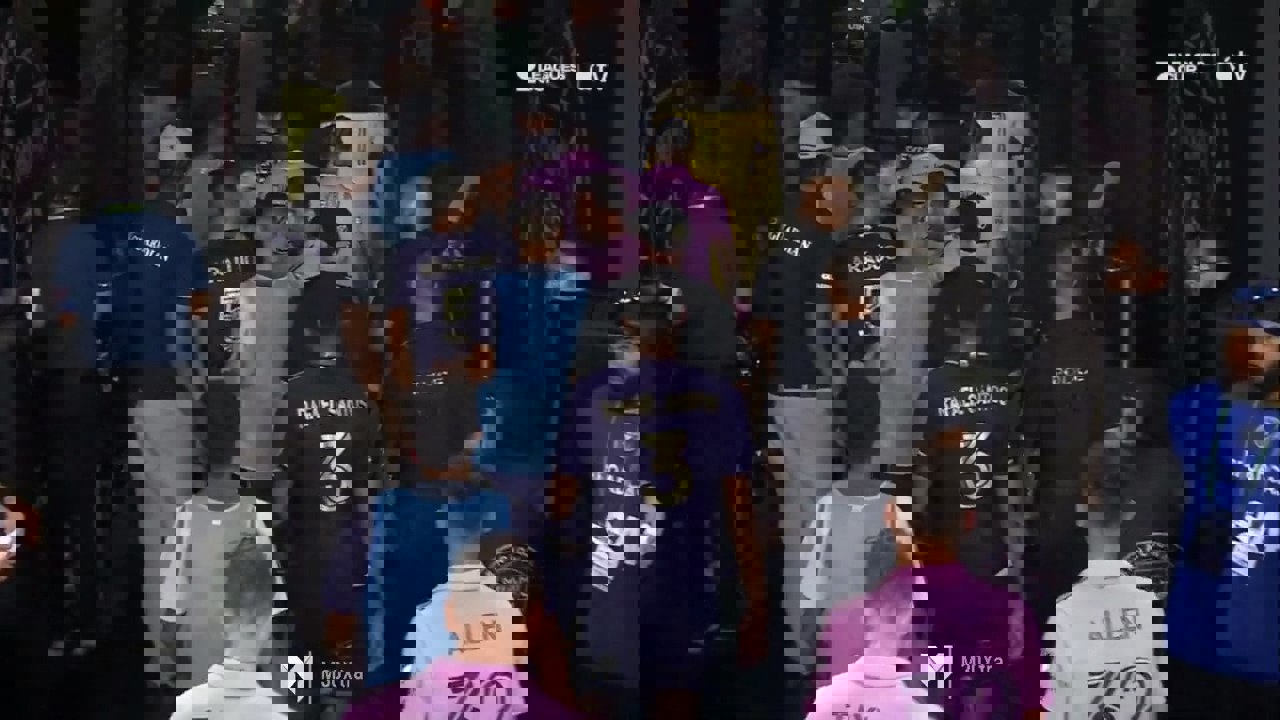 1904745