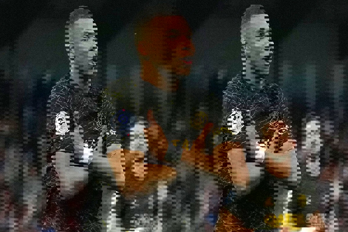 1904785