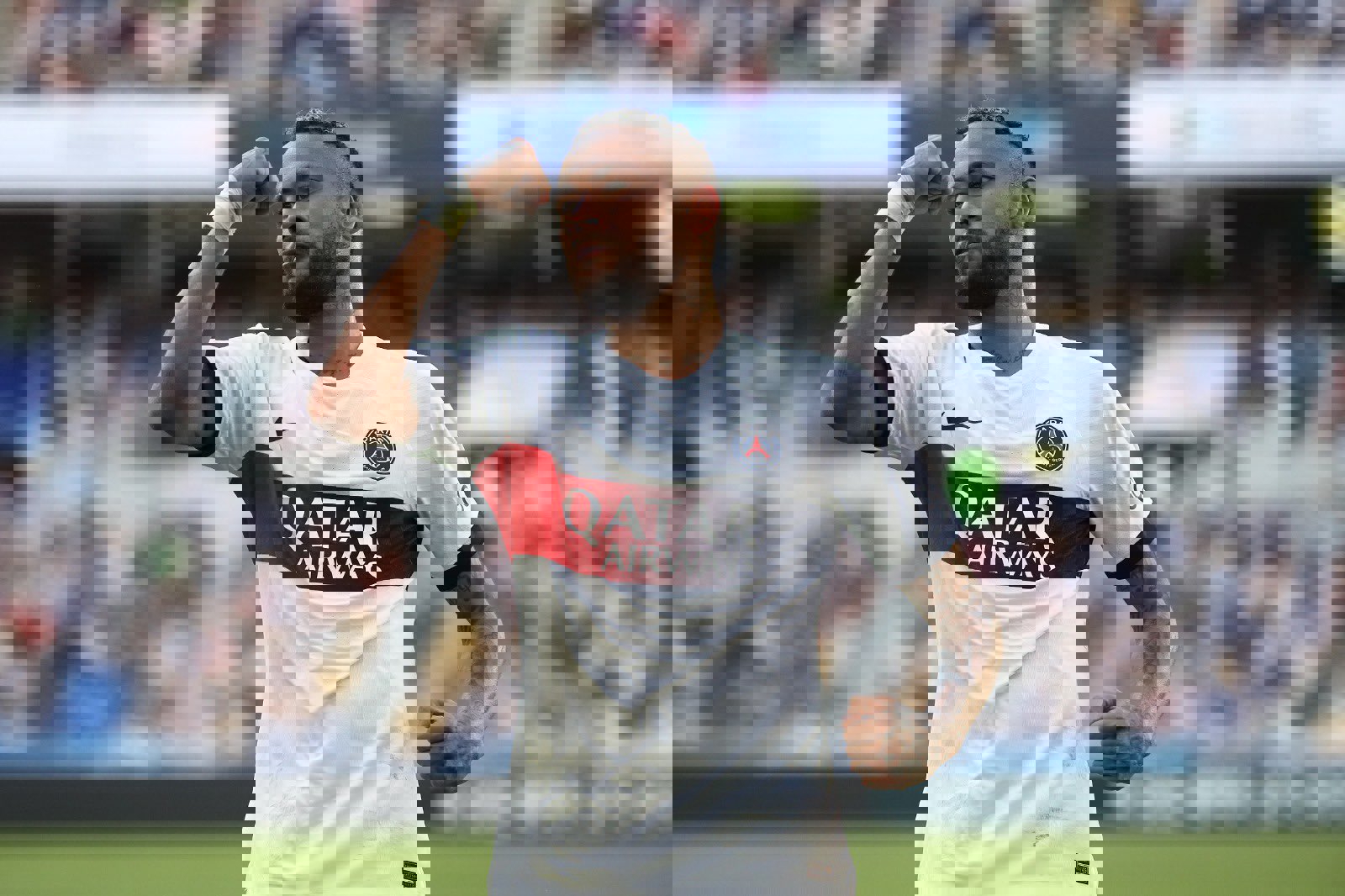 1904766