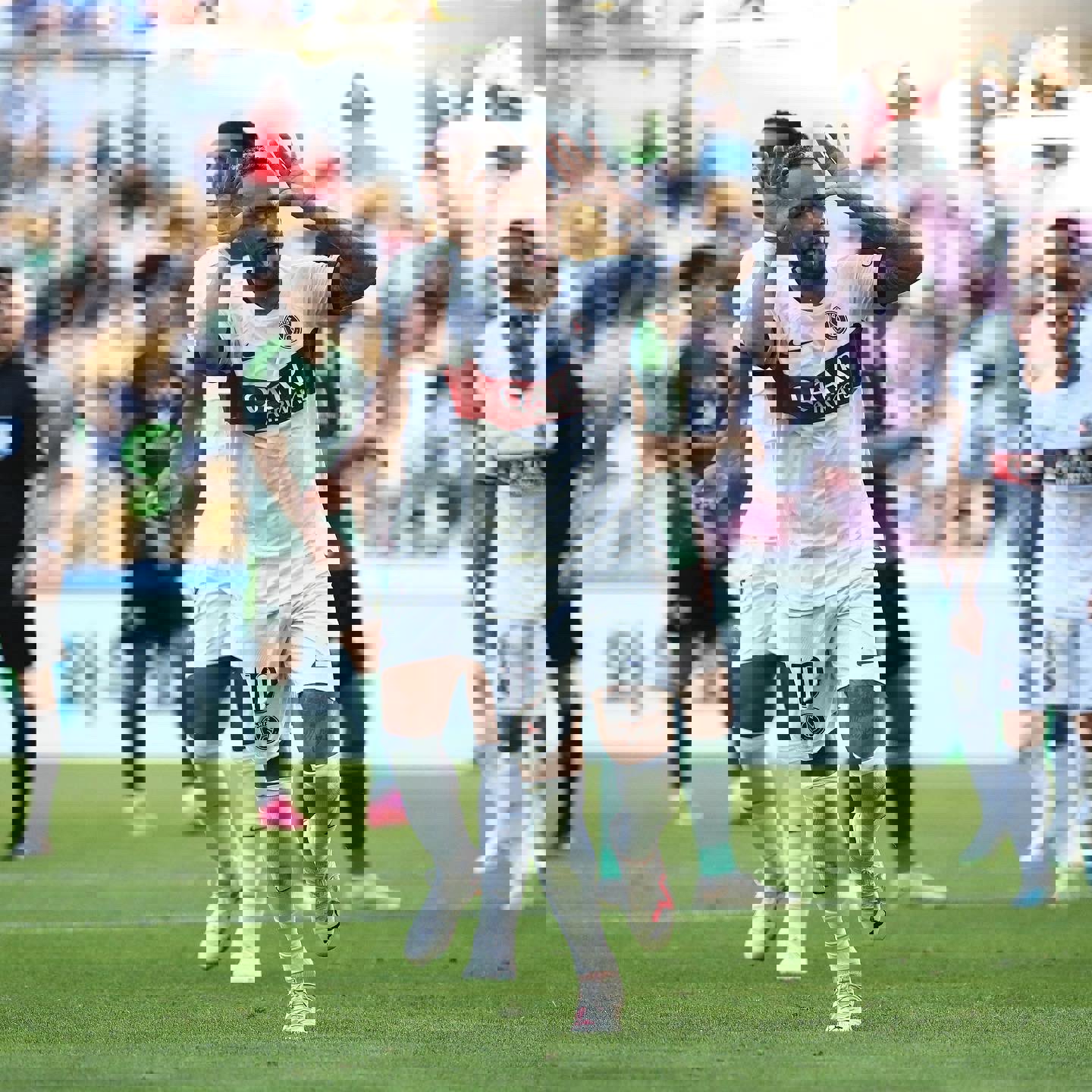 1904764