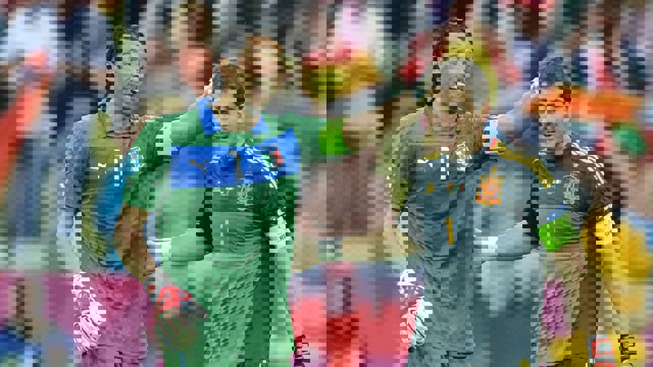 1904816