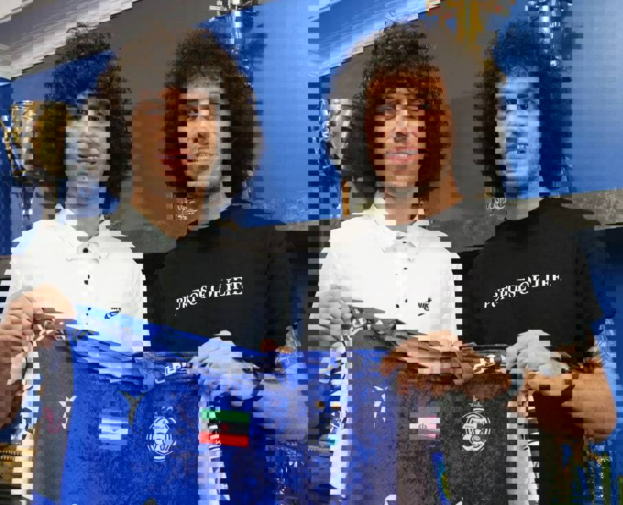 1904925