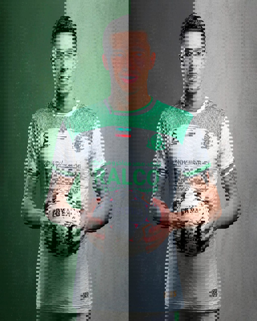 1904980
