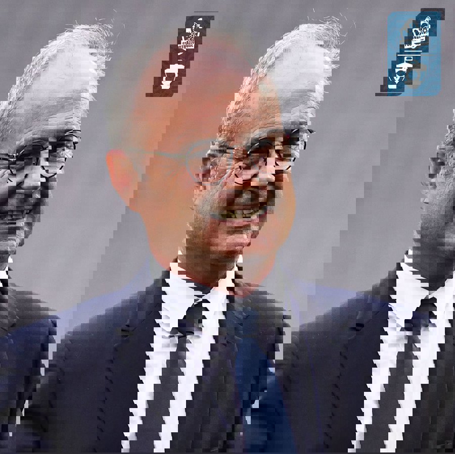 1904865
