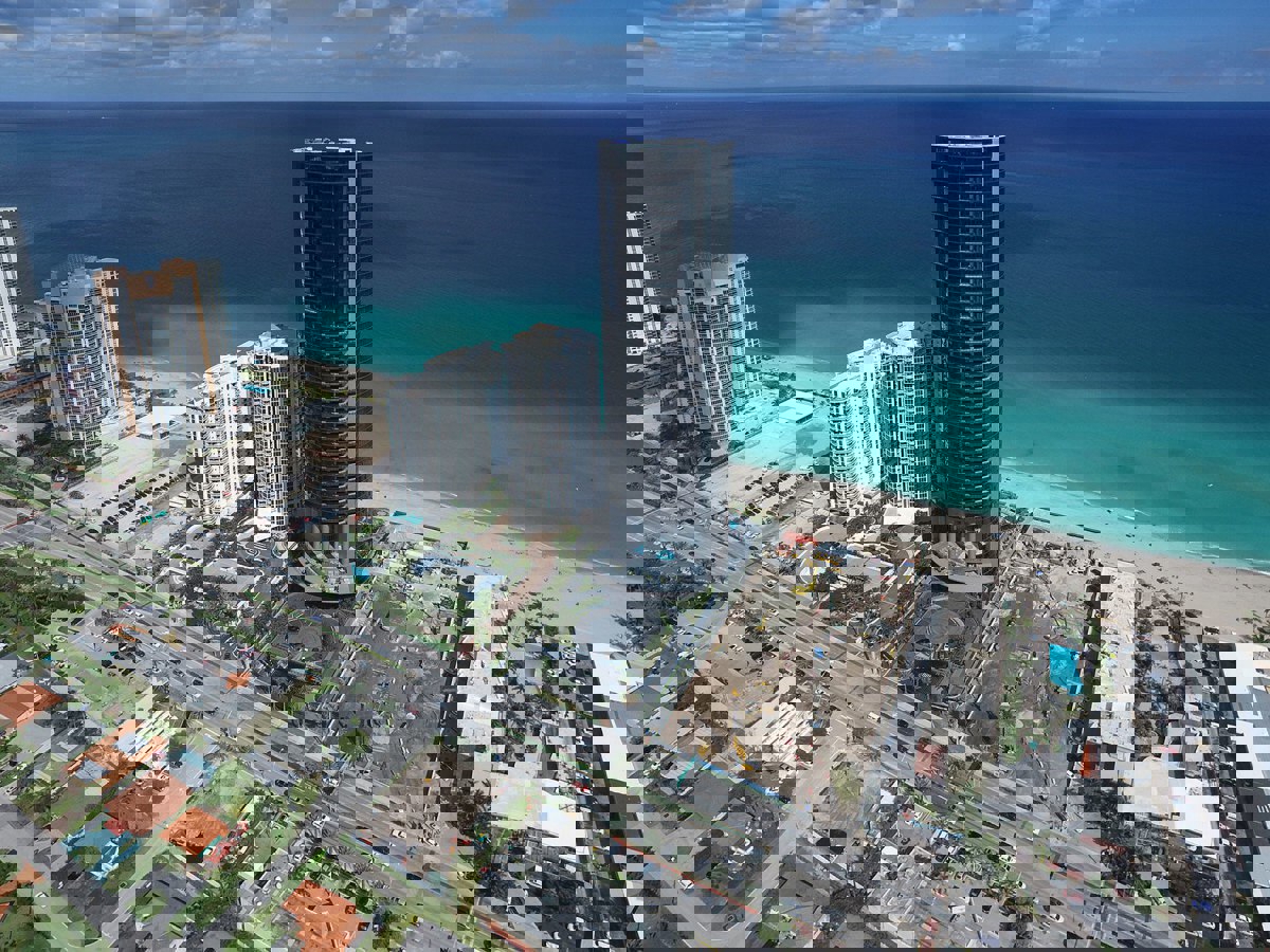 1905270