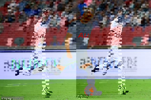 1905284