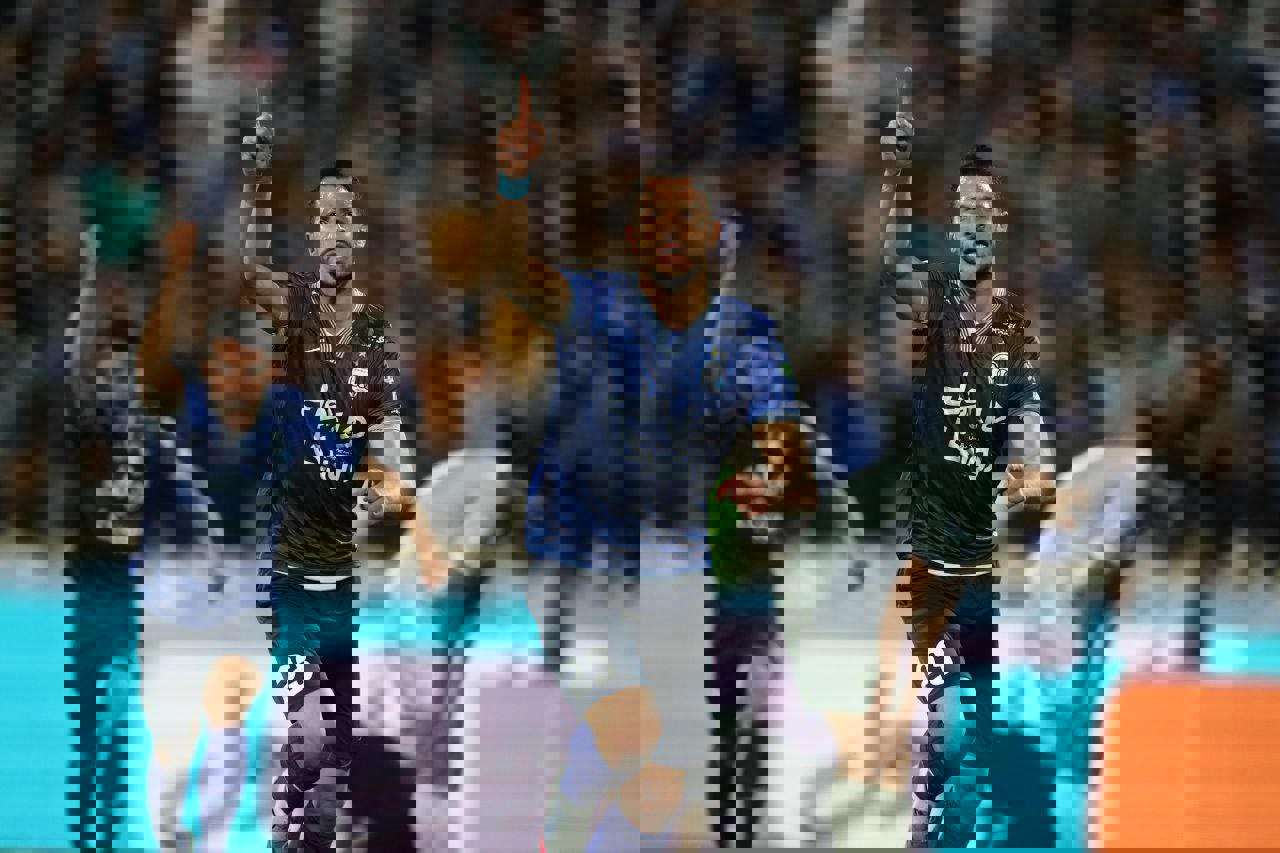 1905603
