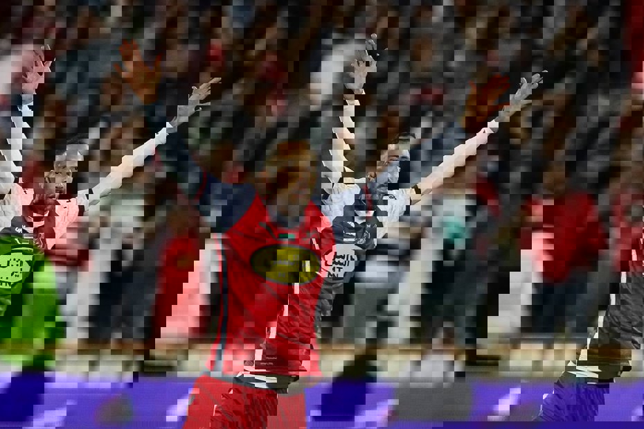 1905532