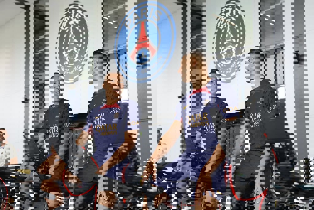 1905671
