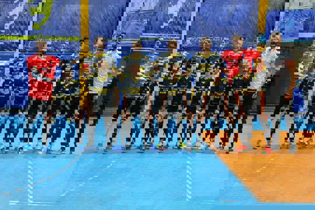 1905667
