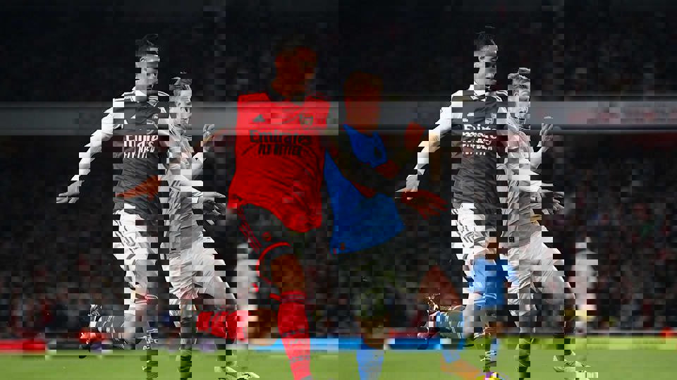 1905881