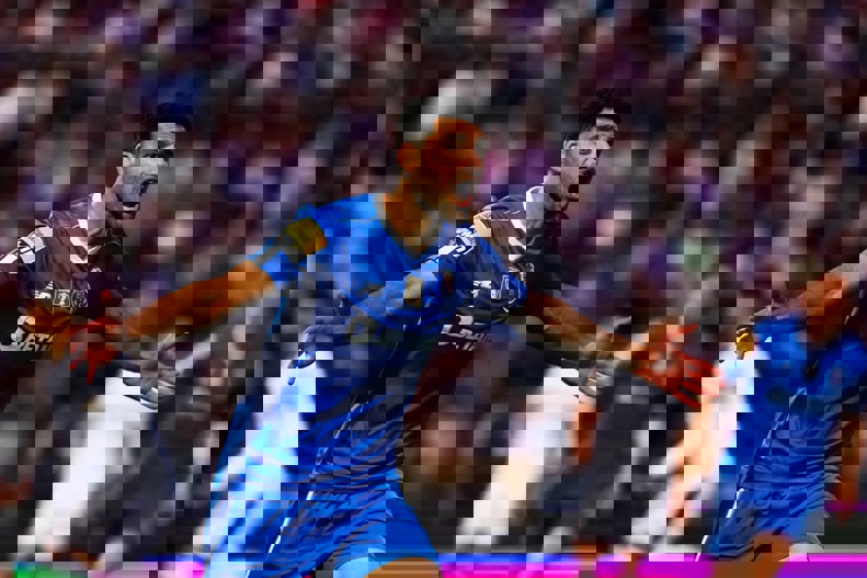 1905866