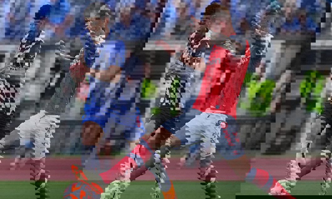 1905867