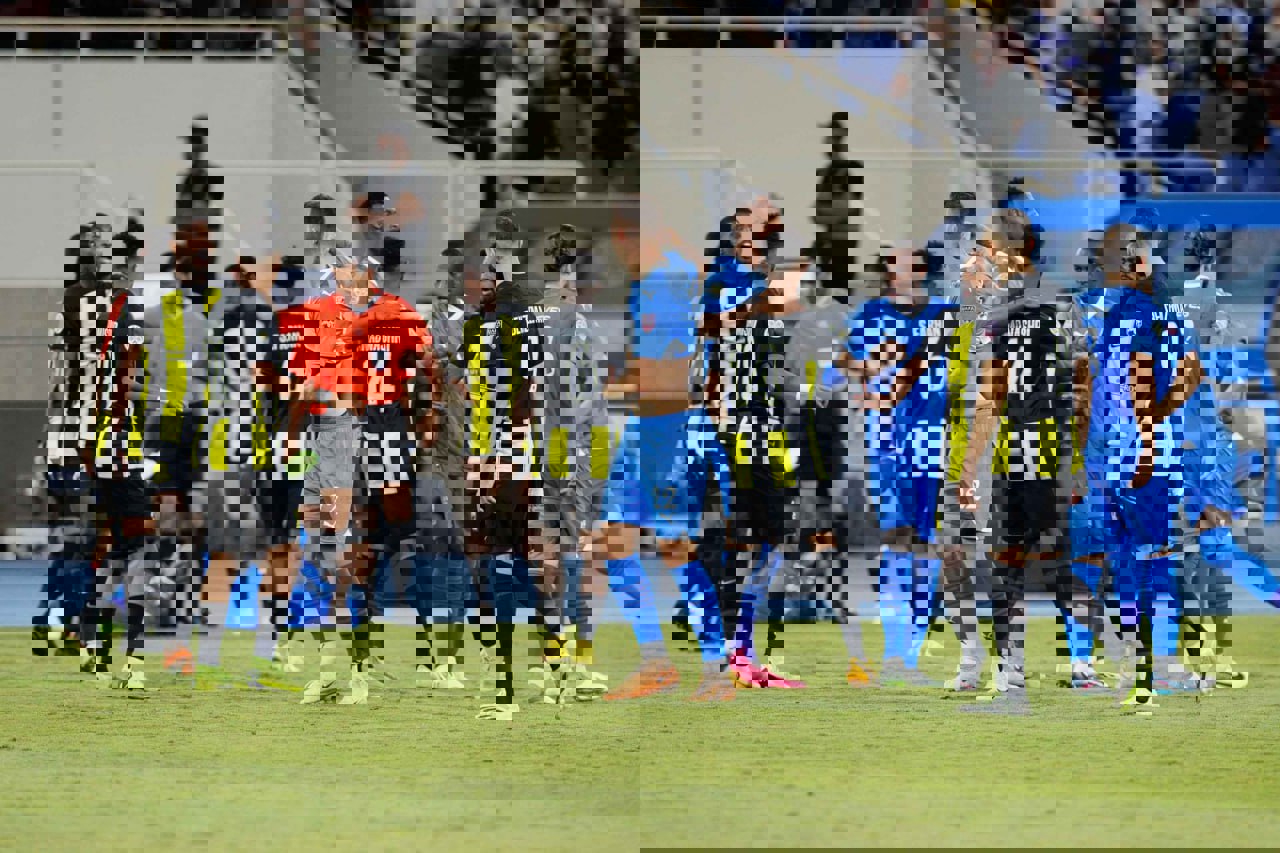 1905798