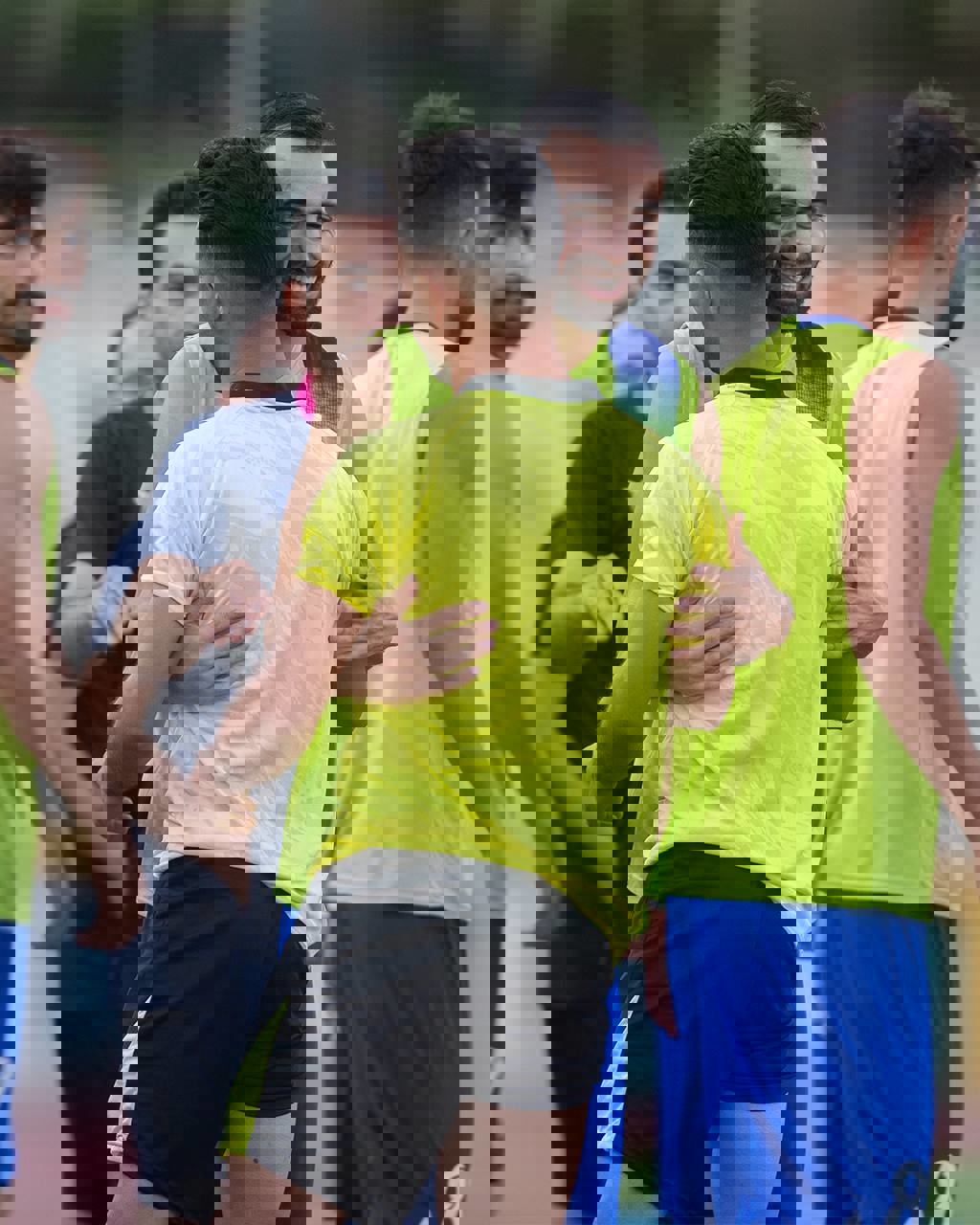 1905943