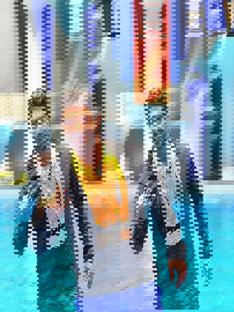 1905921