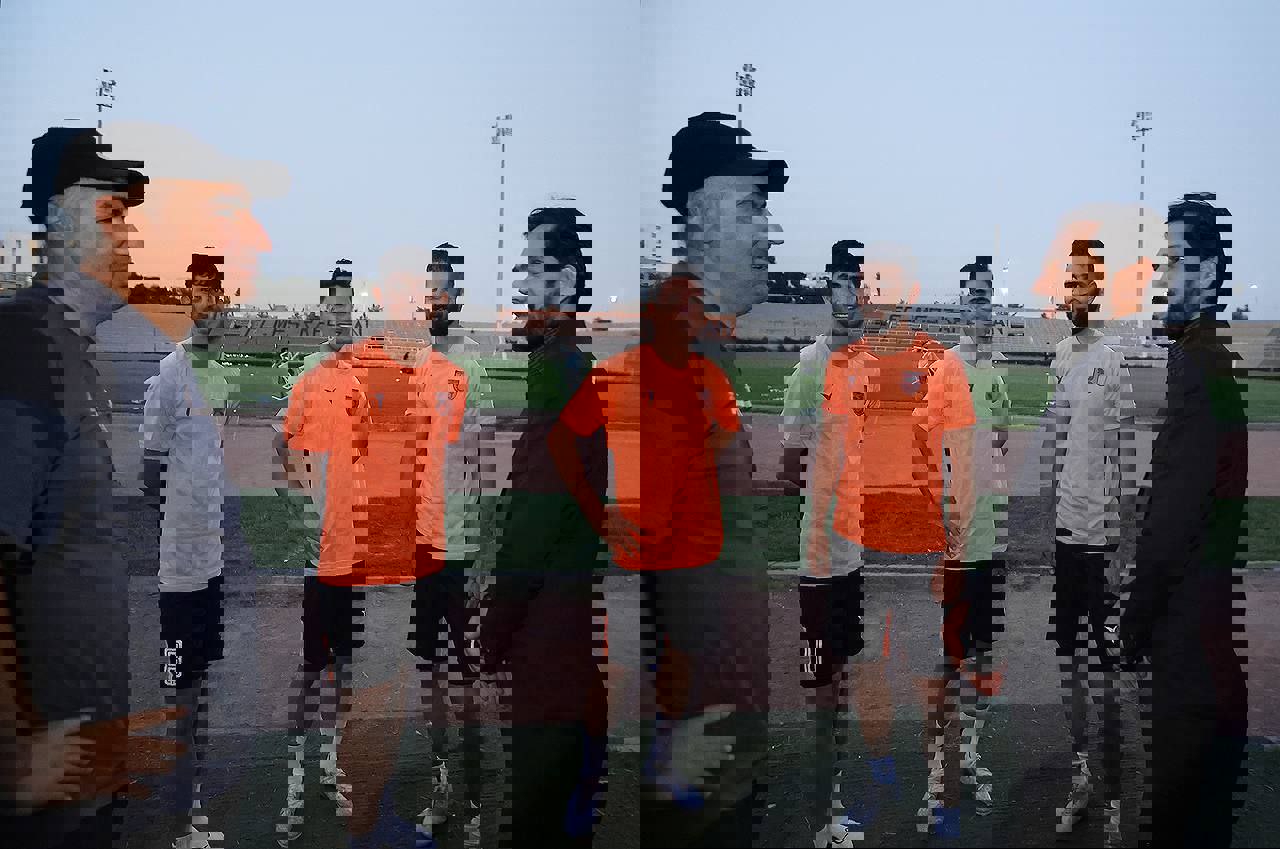 1906153
