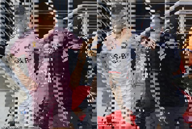 1906559