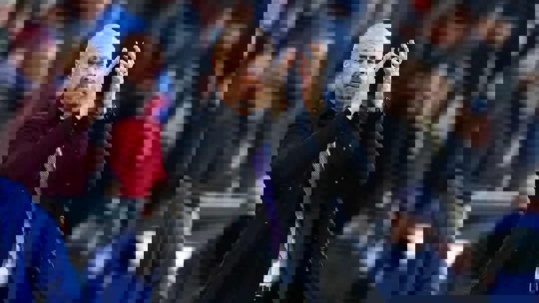 1906216