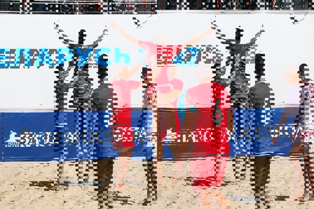 1906226