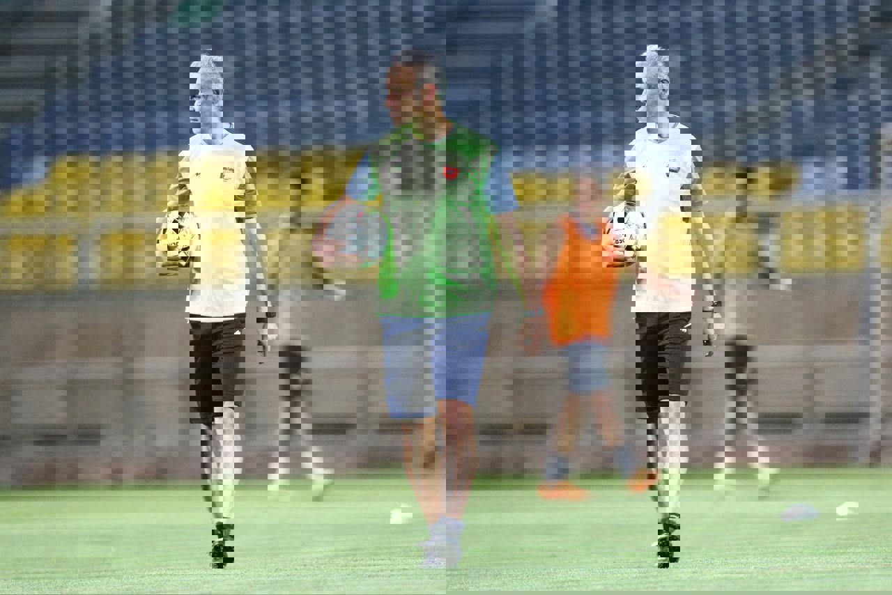 1906281