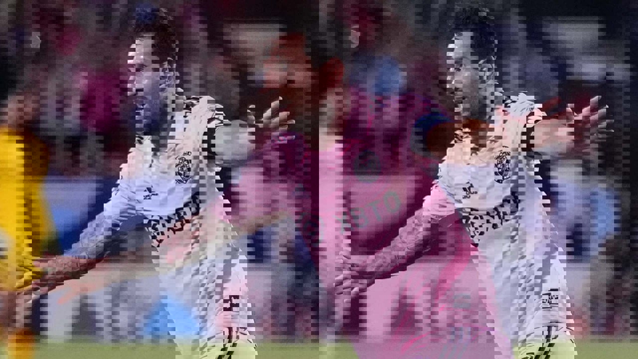 1906287