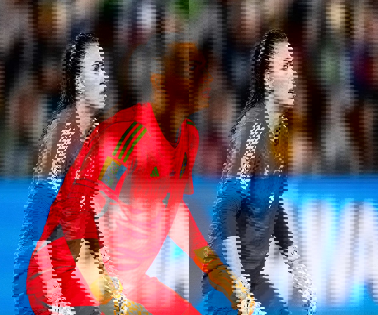 1906261