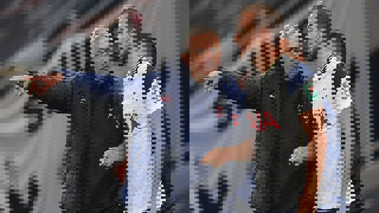 1906316