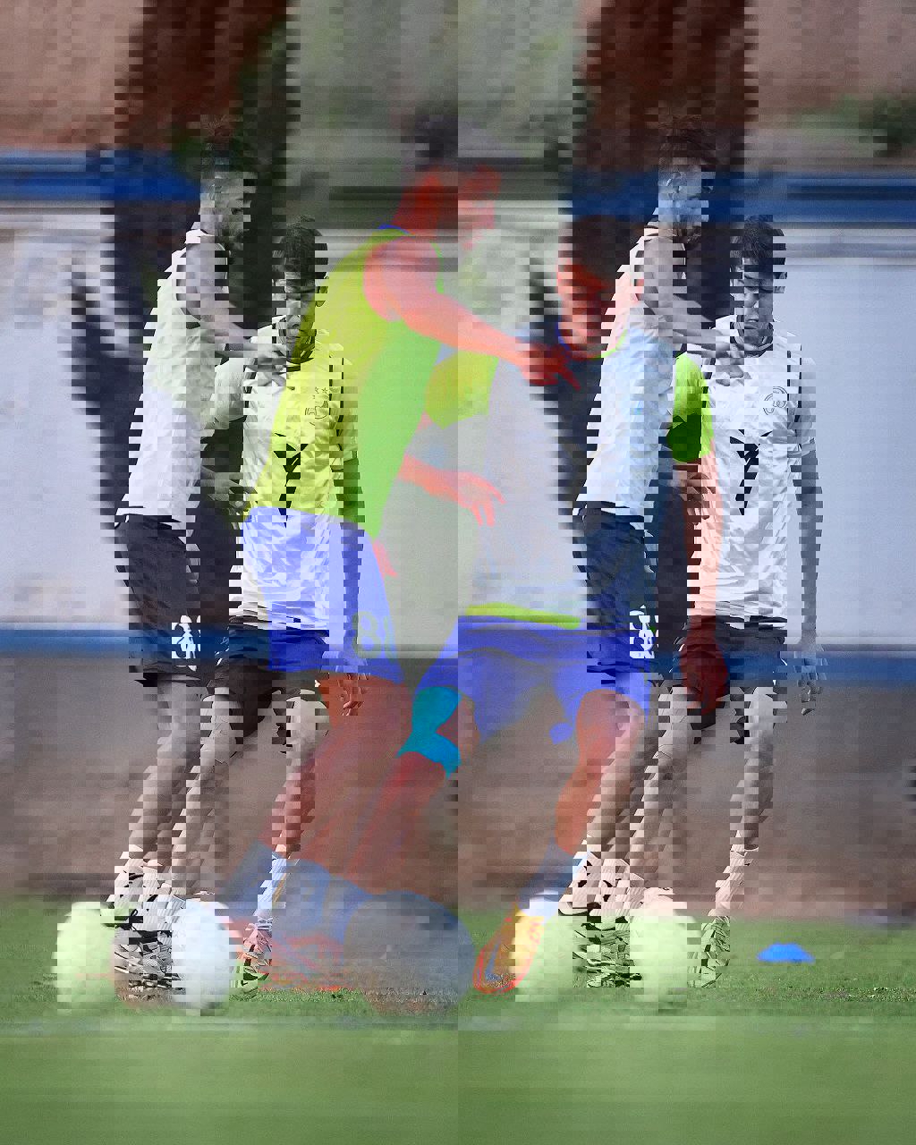 1906419