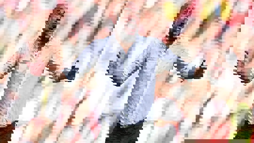 1906381