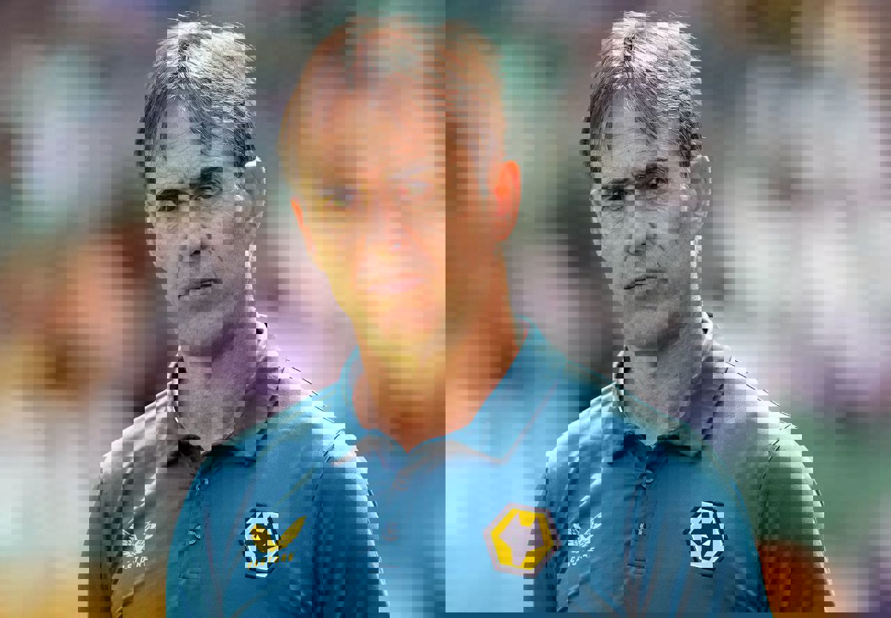 1906608