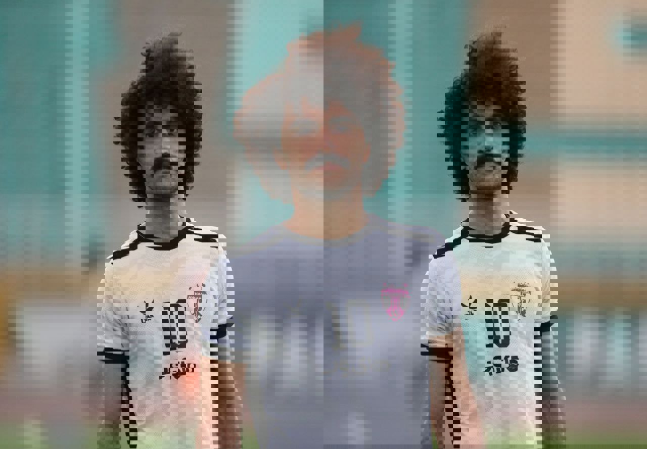 1906618