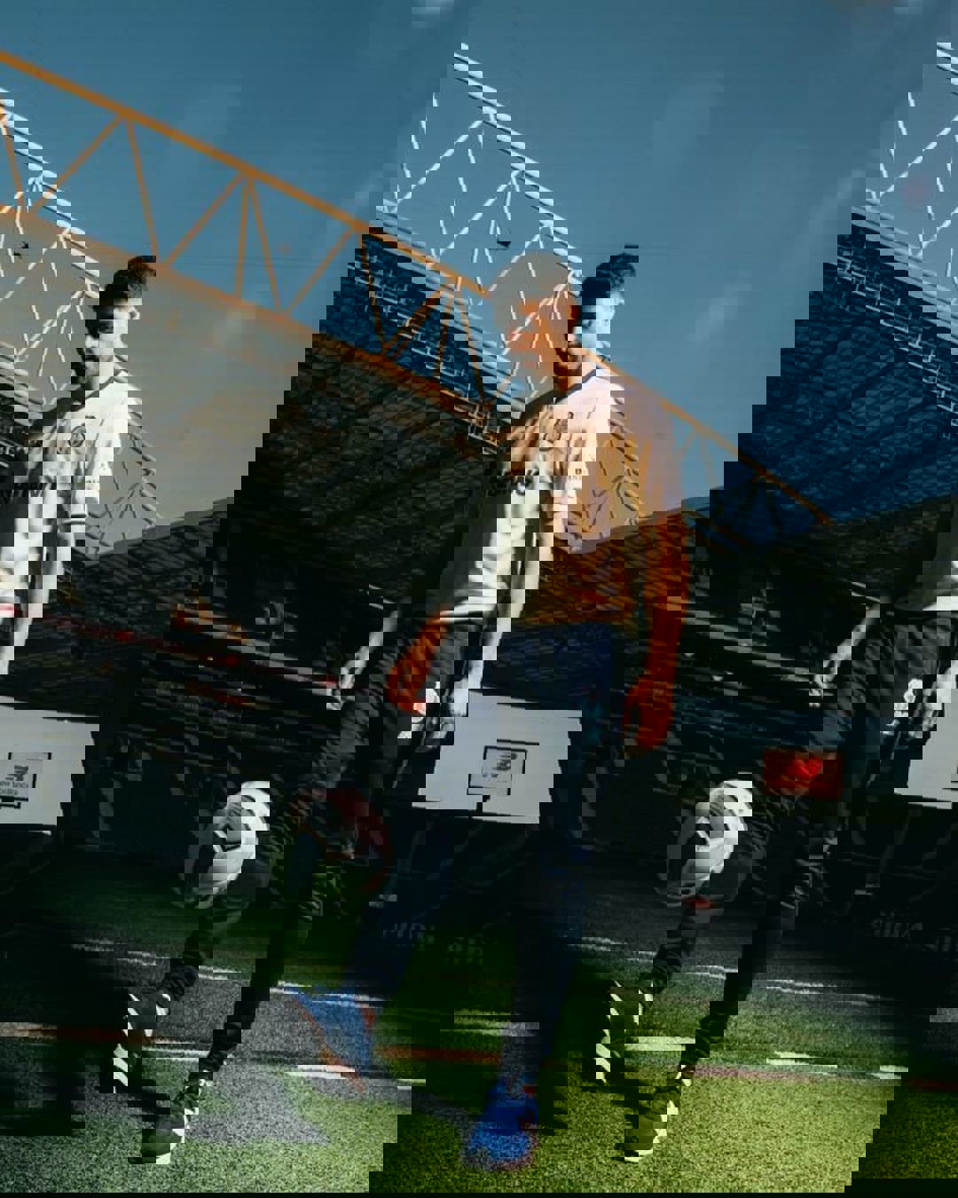 1906736