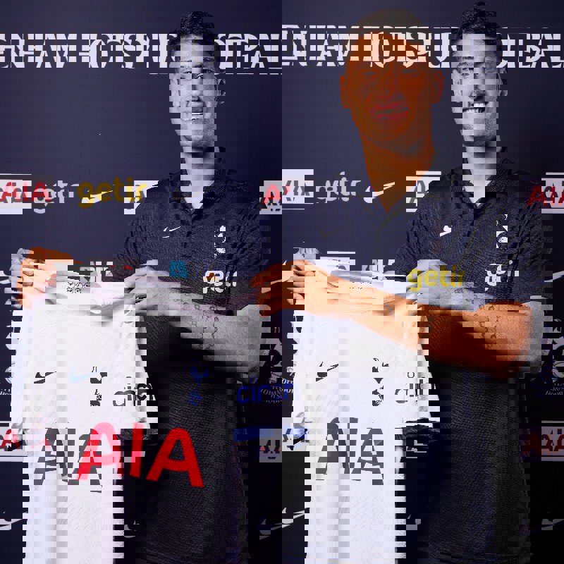 1906867