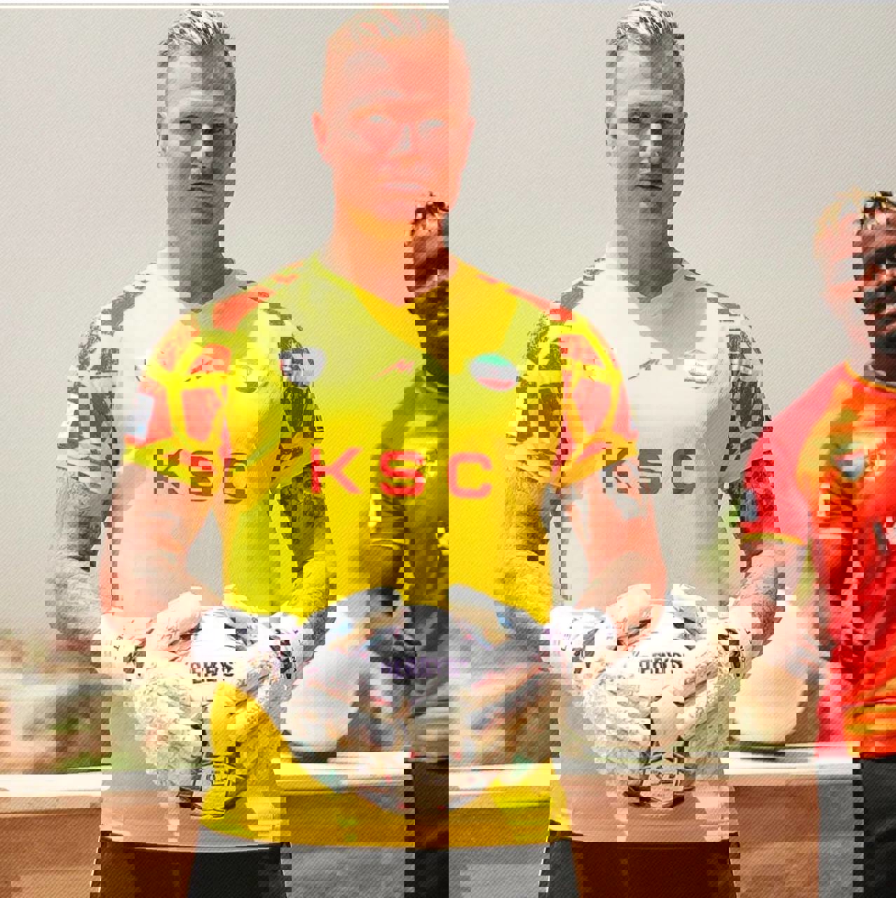 1906881