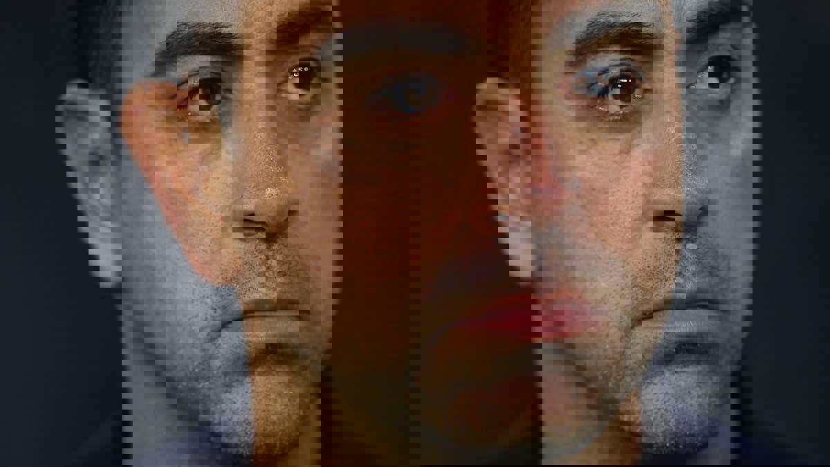 1906913
