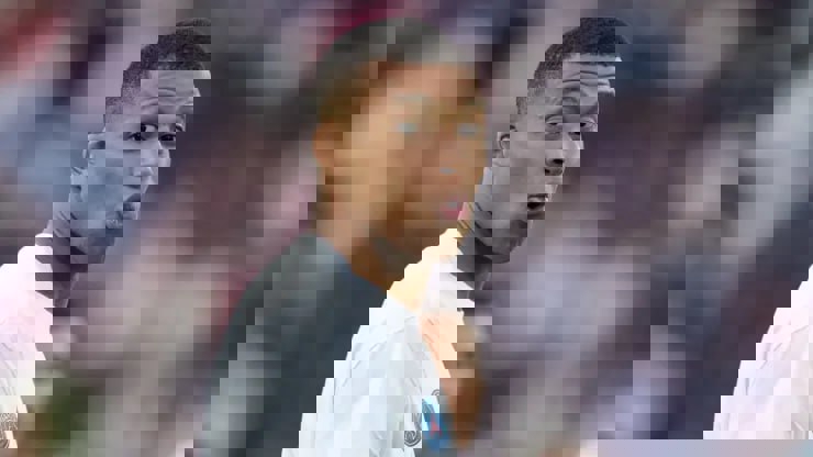 1907410