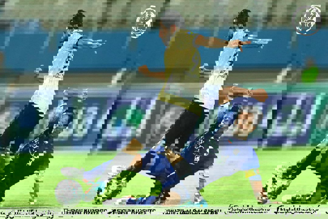 1907405