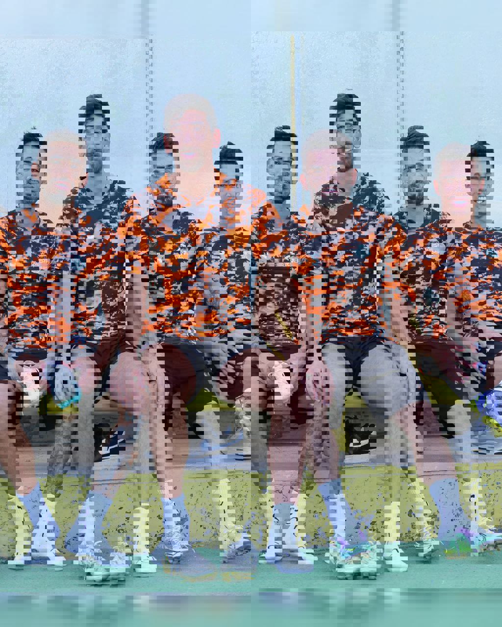 1906997