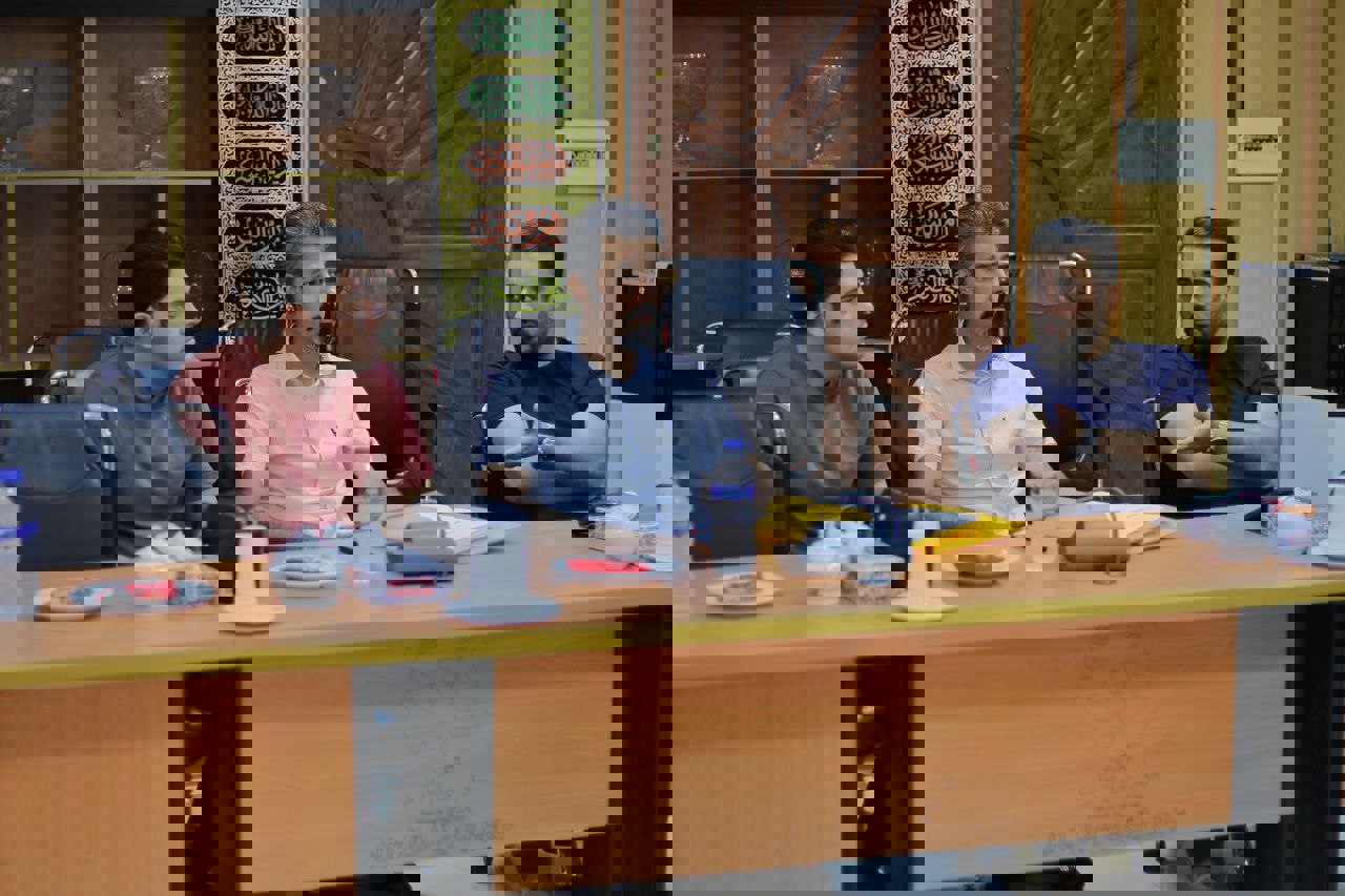 1907147